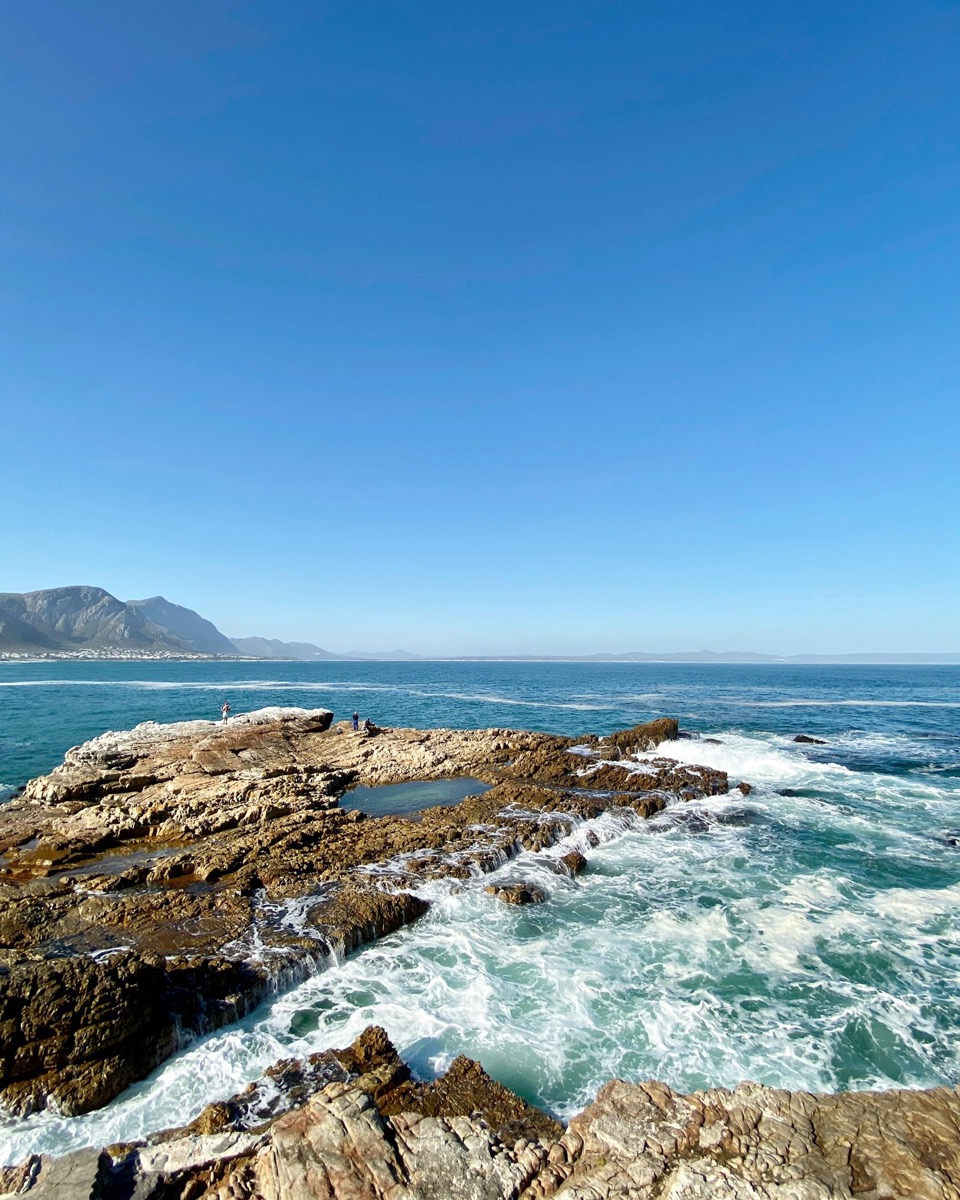 Rocky Hermanus shoreline below the cliff path